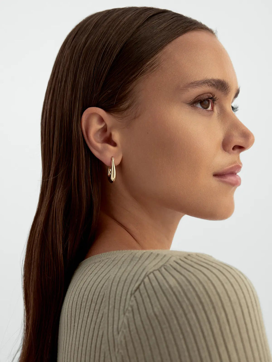 Drop Wide Form Earrings in 14K Gold