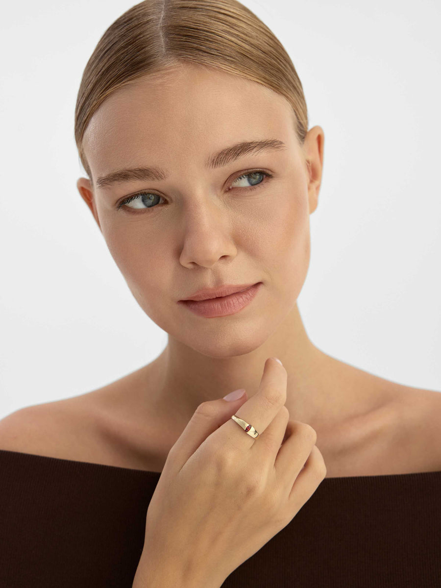 Drop Stone Form Minimal Ring in 14K Gold