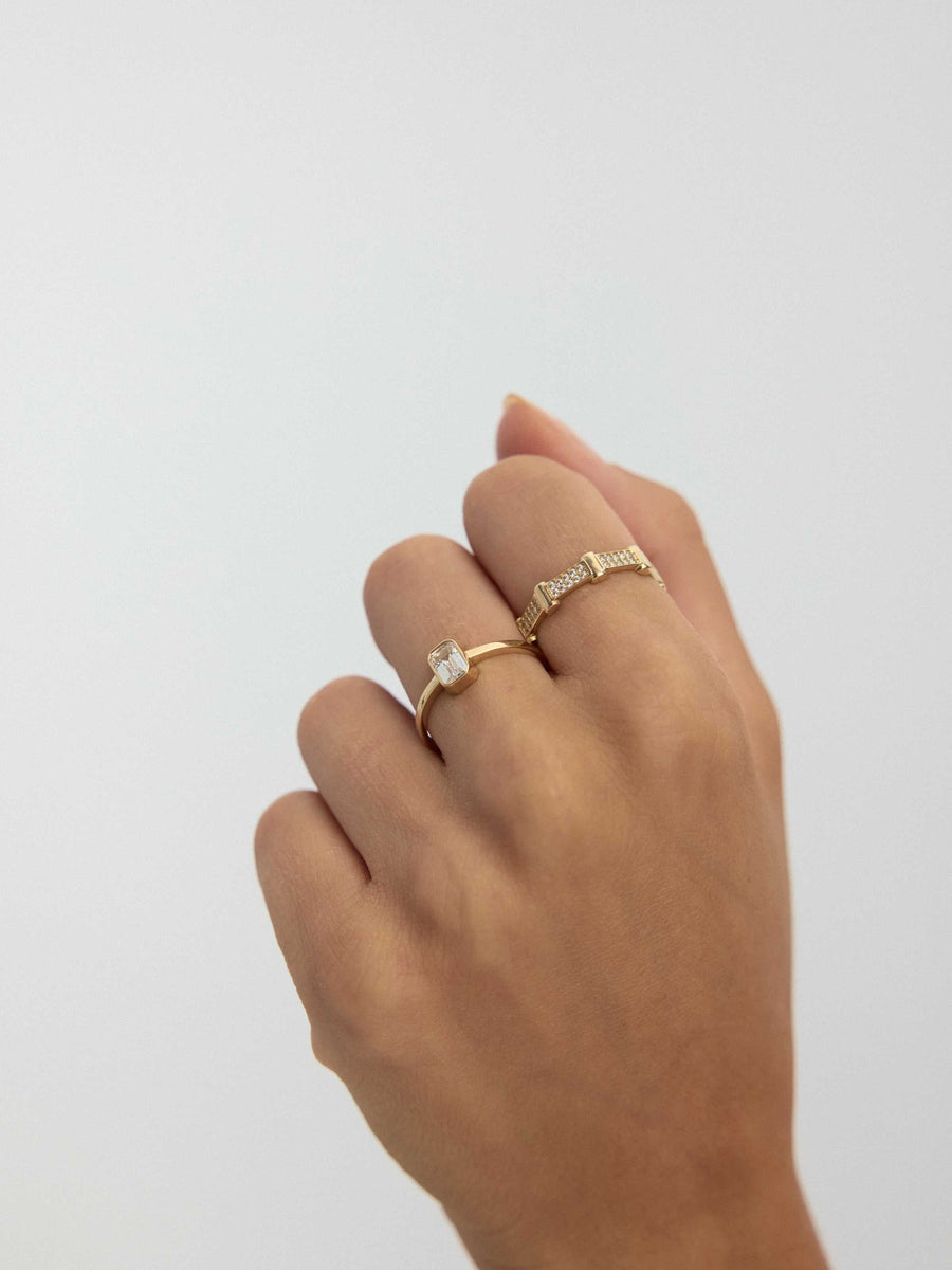 Rectangular Baguette Stone Minimal Ring in 14K Gold