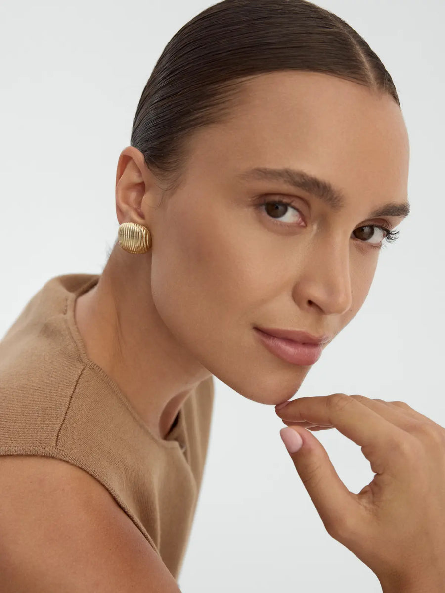 Dikey Line Textured Oval Form Earrings in 14K Gold