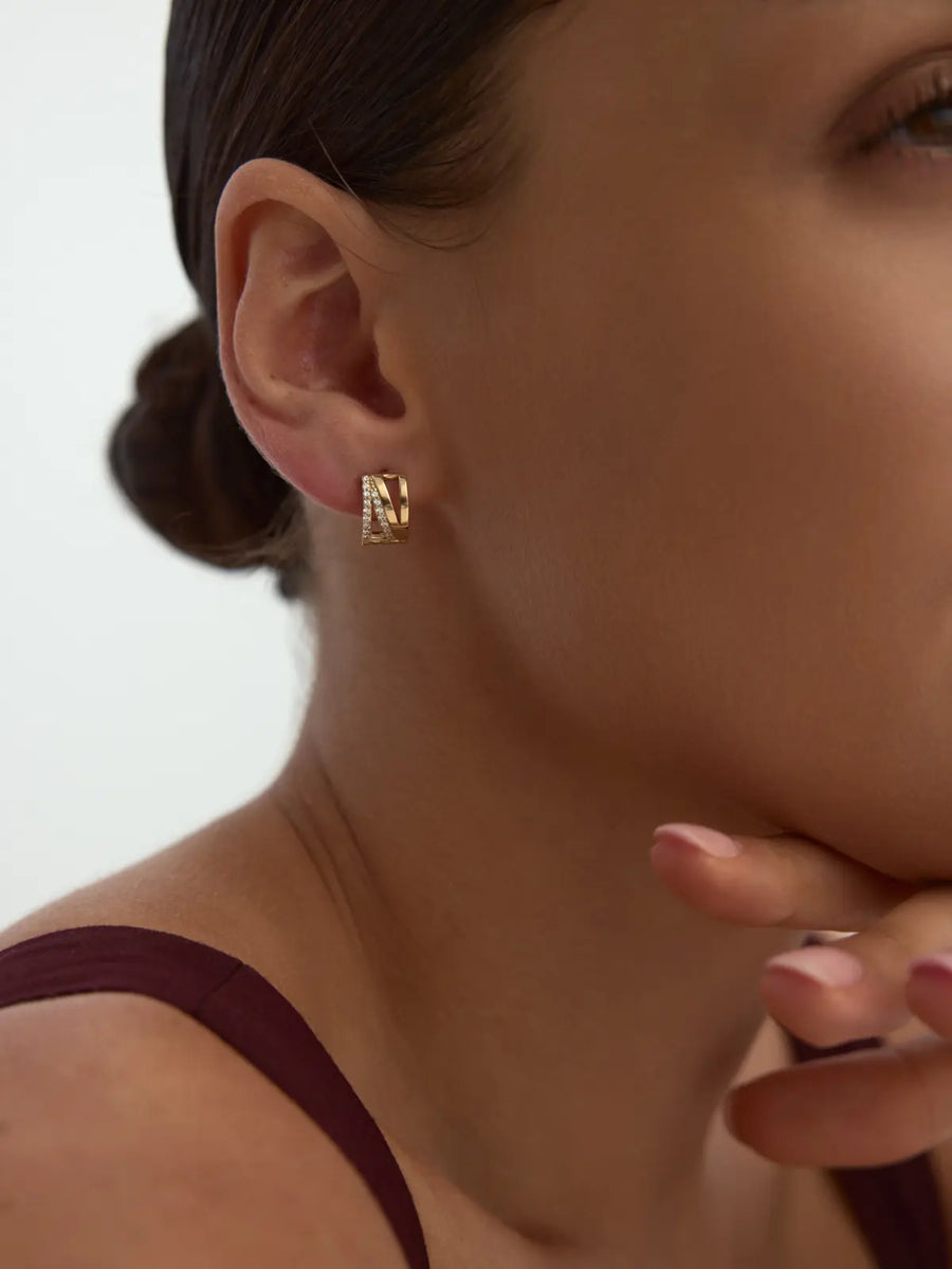 Geometric Kesitli Stone Accents Earrings in 14K Gold