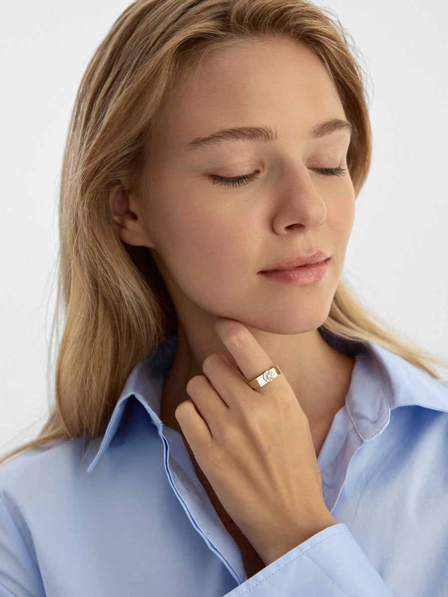 Sun Motif Baguette Stone Ring in 14K Gold