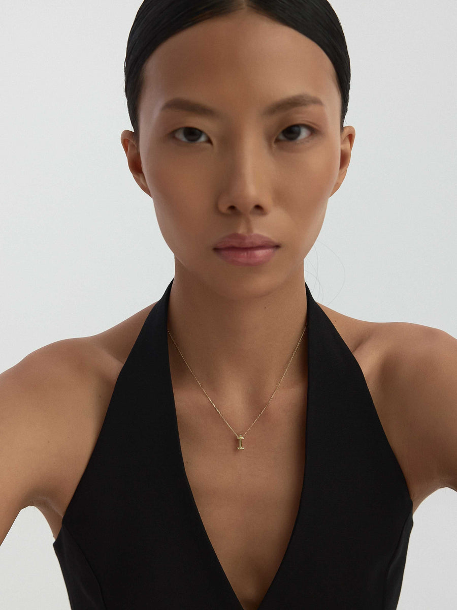 Letter I Classic Initial Necklace in 14K Gold