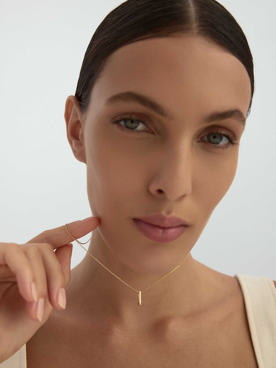 Letter I Stone Initial Necklace in 14K Gold