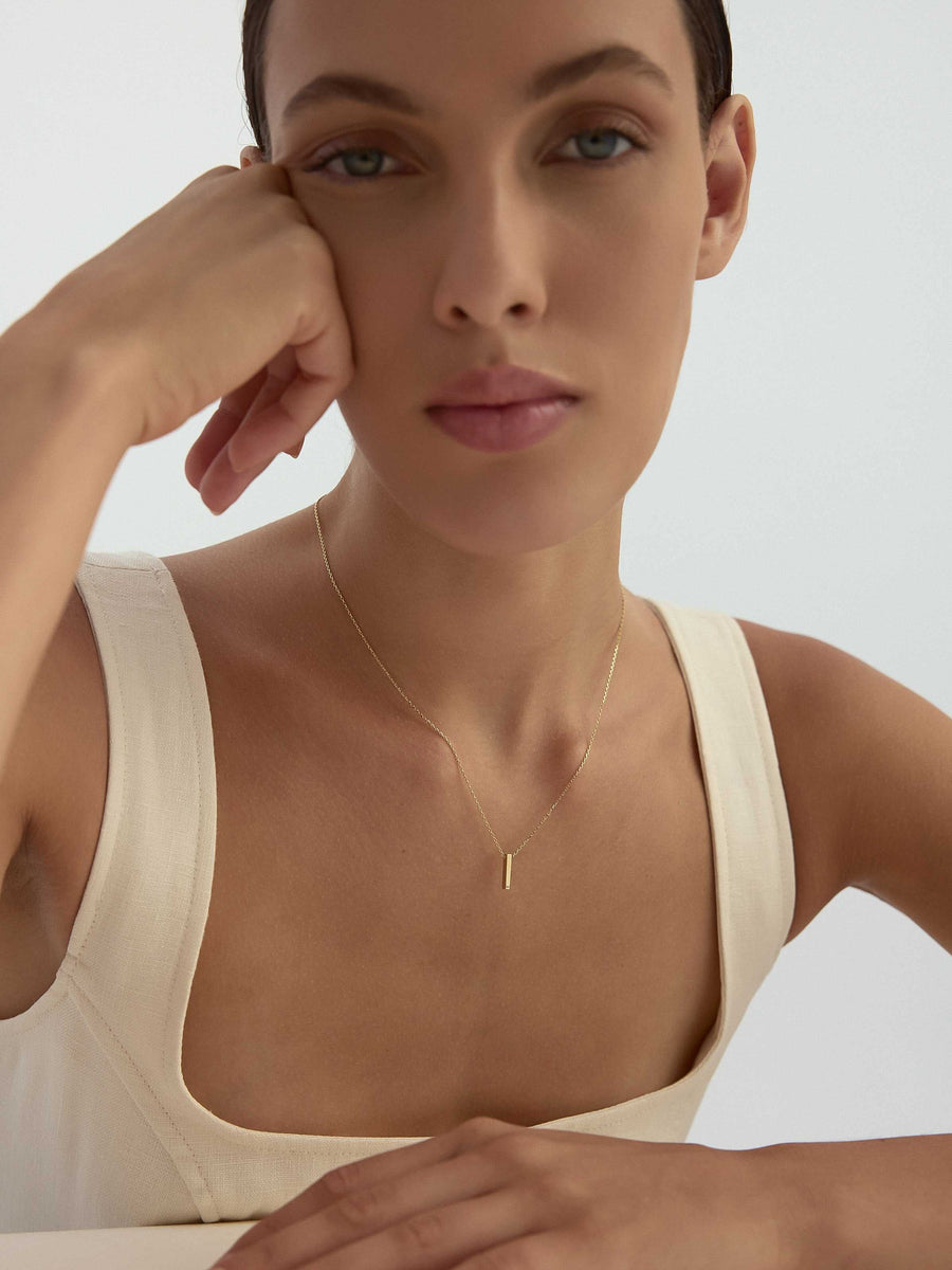 Letter I Stone Initial Necklace in 14K Gold