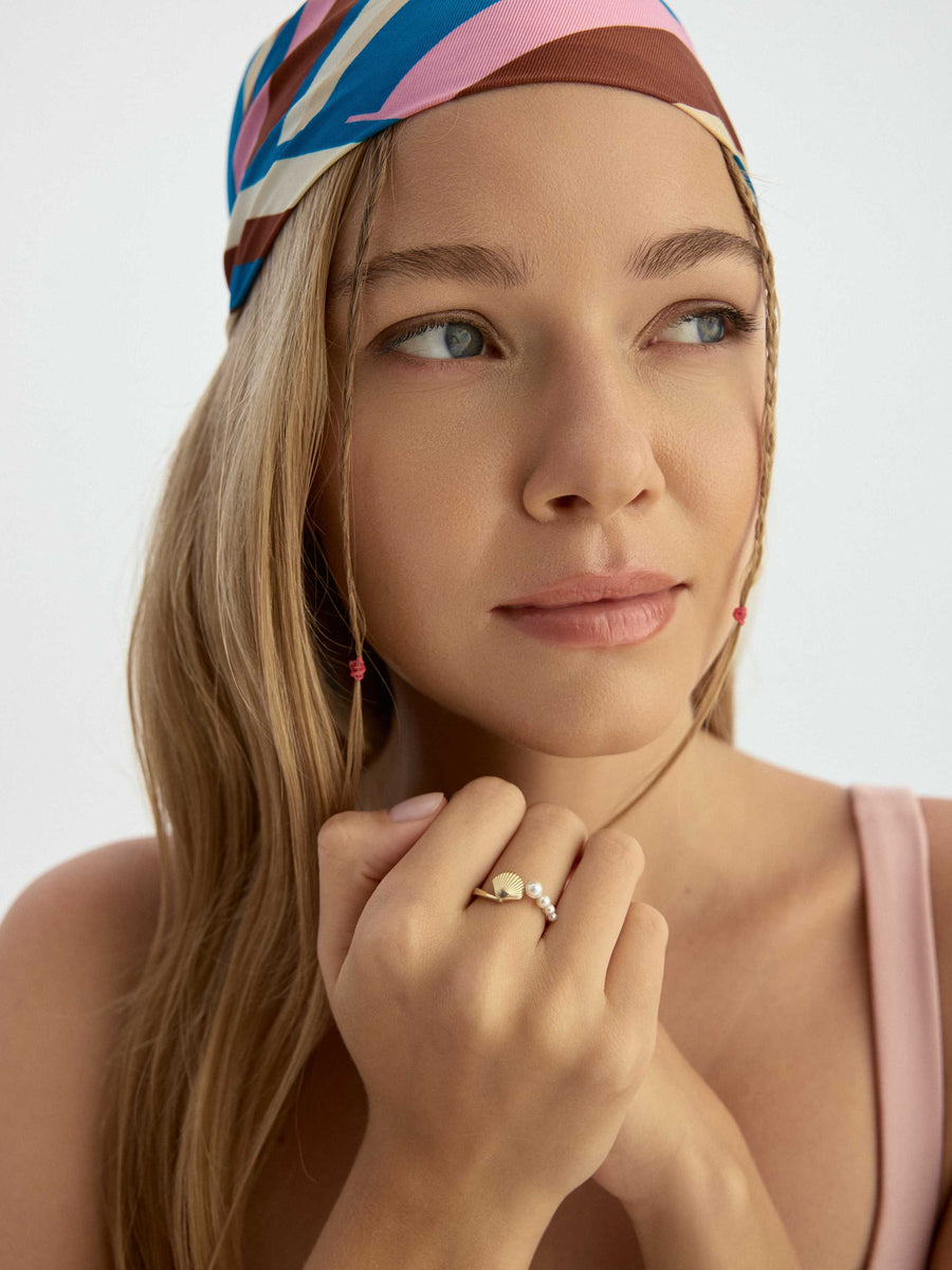 Pearl & Midye Form Ring in 14K Gold