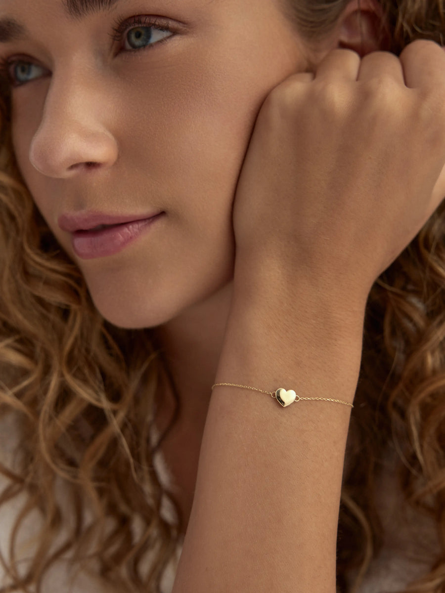 Heart Motif Minimal Bracelet in 14K Gold