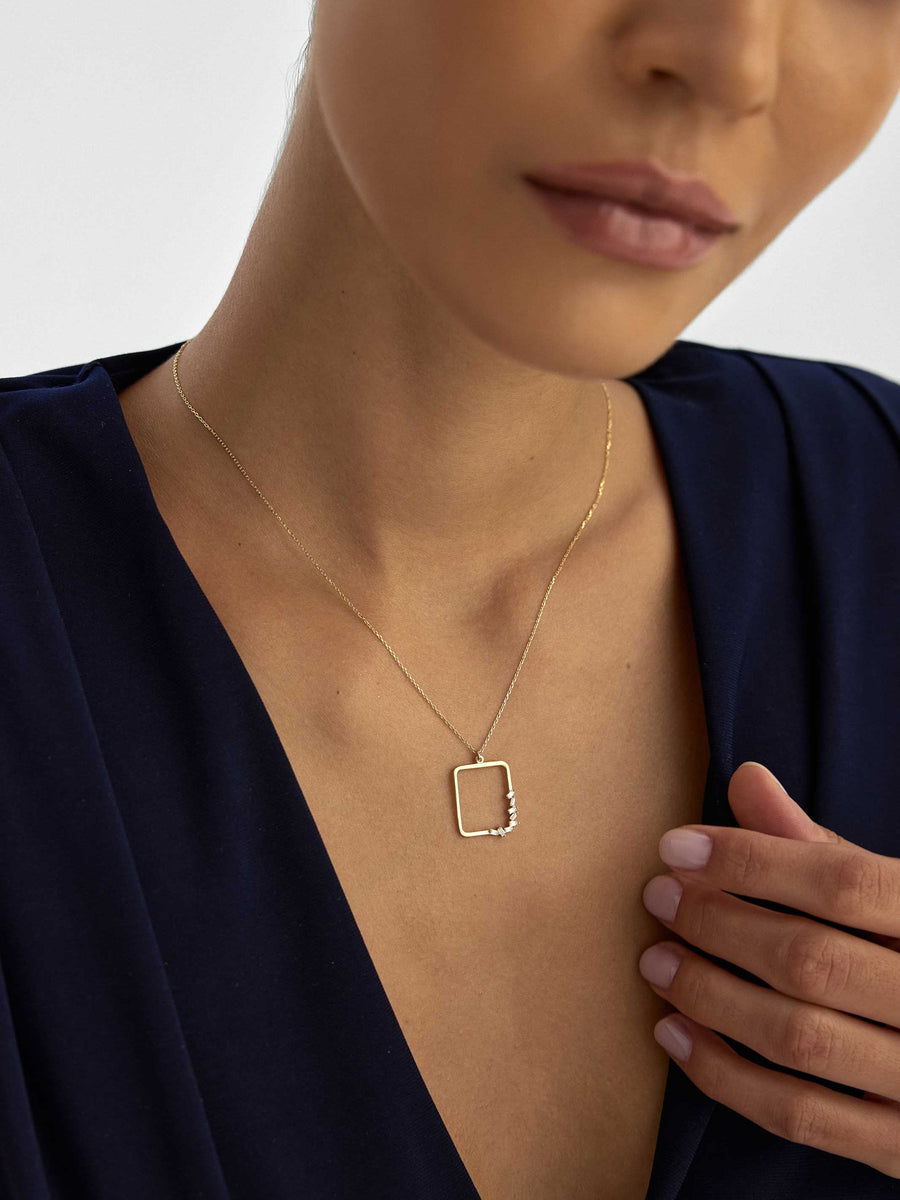 Square Form Baguette Stone Necklace in 14K Gold