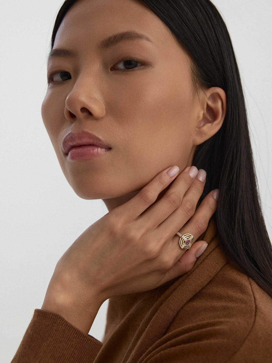 Red Stone Geometric Motif Ring in 14K Gold