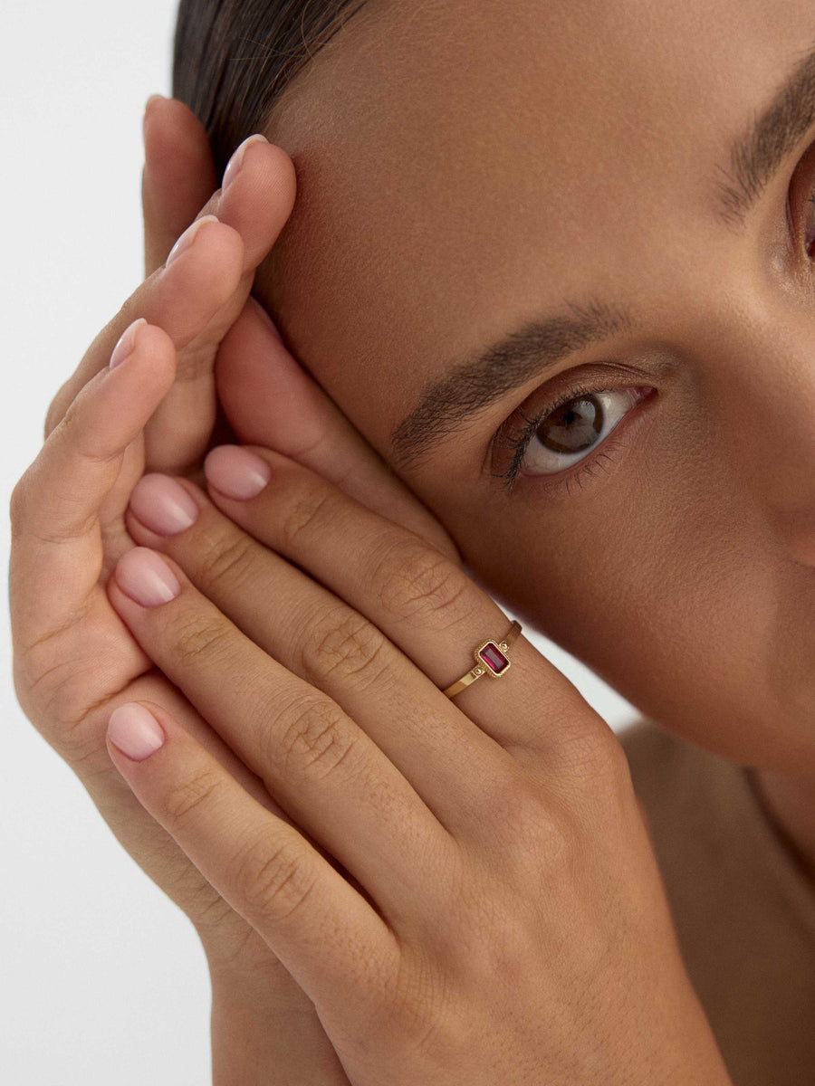 Angular Ruby-Inspired Form Vintage Ring in 14K Gold