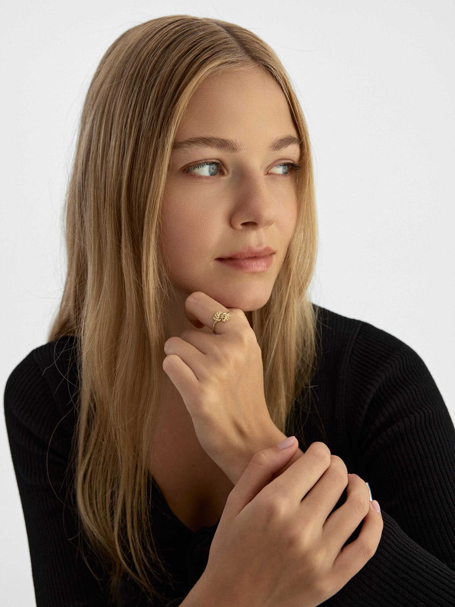 Monstera Leaf Motif Minimal Ring in 14K Gold