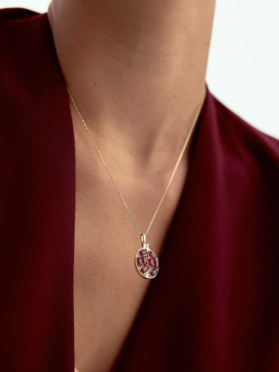 Pomegranate Stone Necklace in 14K Gold