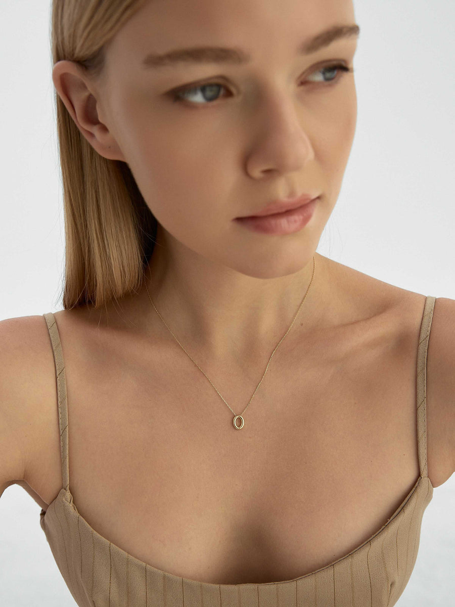Letter O Classic Initial Necklace in 14K Gold