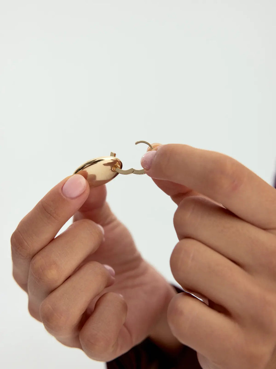 Oval Form Stone Drop Earrings in 14K Gold