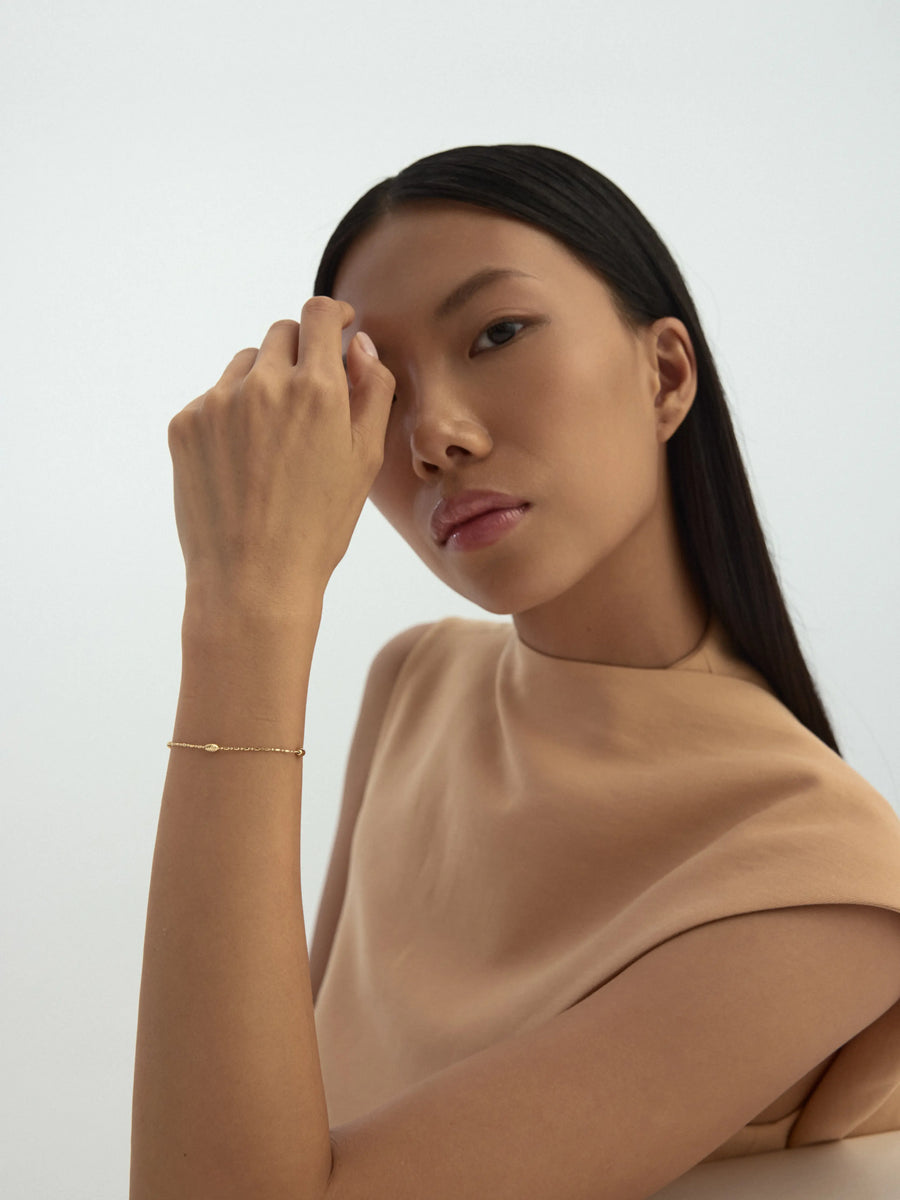 Oval Form Dorika Bead Bracelet in 14K Gold
