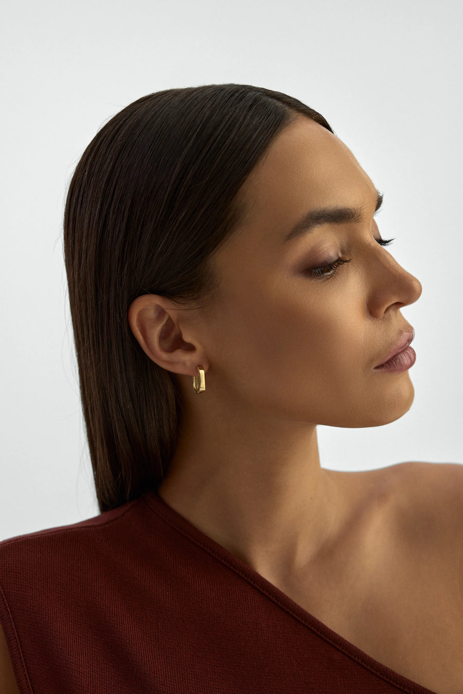 Oval Angular Stone-Set Earrings Earrings in 14K Gold