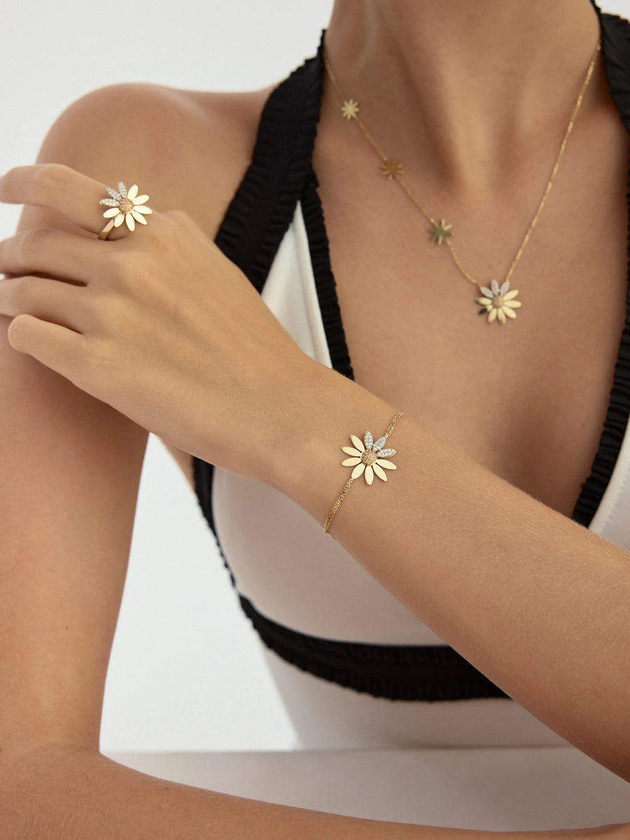 Daisy Stone Accents Bracelet in 14K Gold