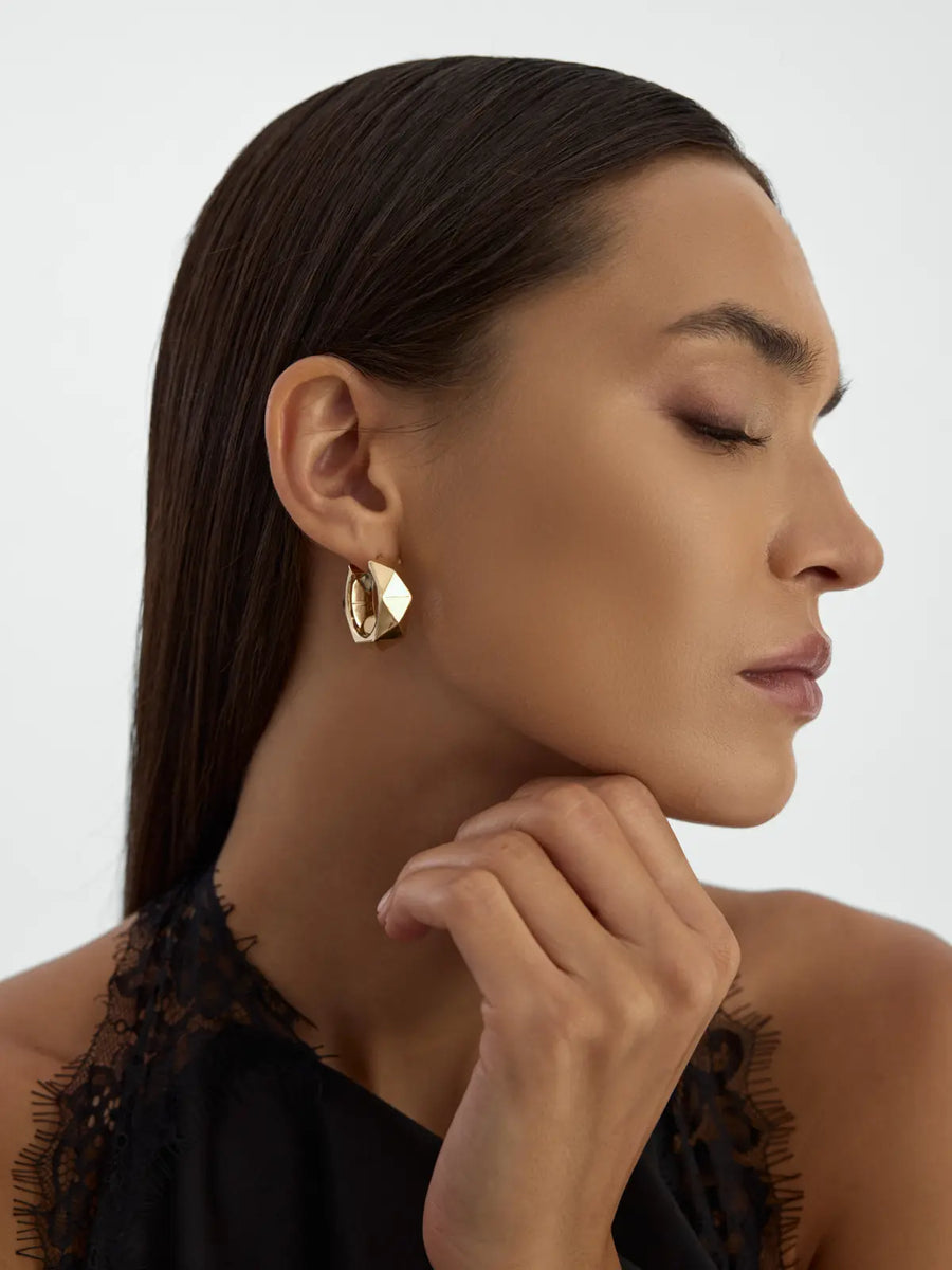 Pyramid Patterned Wide Hoop Earrings in 14K Gold