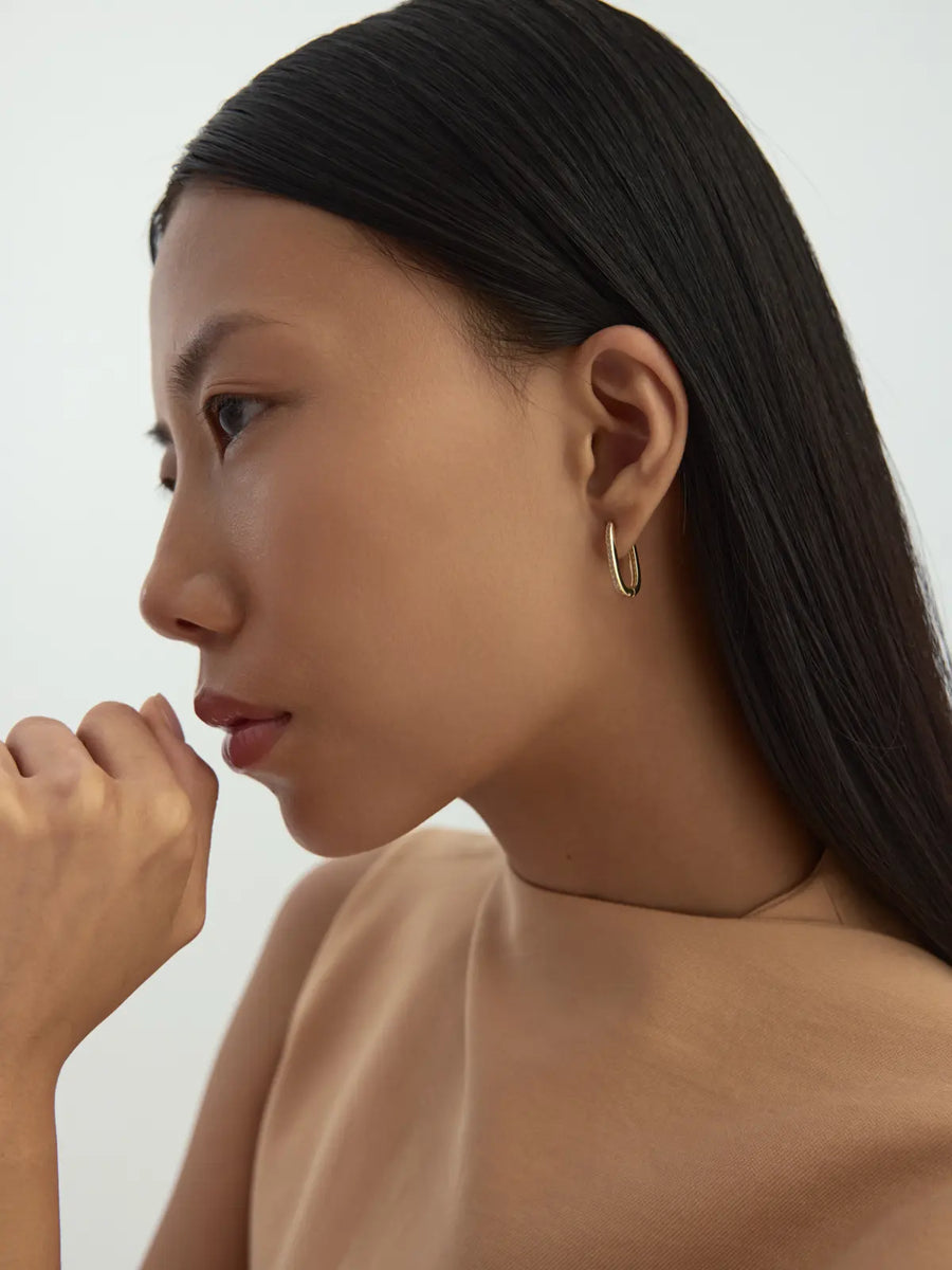Stone-Set Oval Form Earrings in 14K Gold