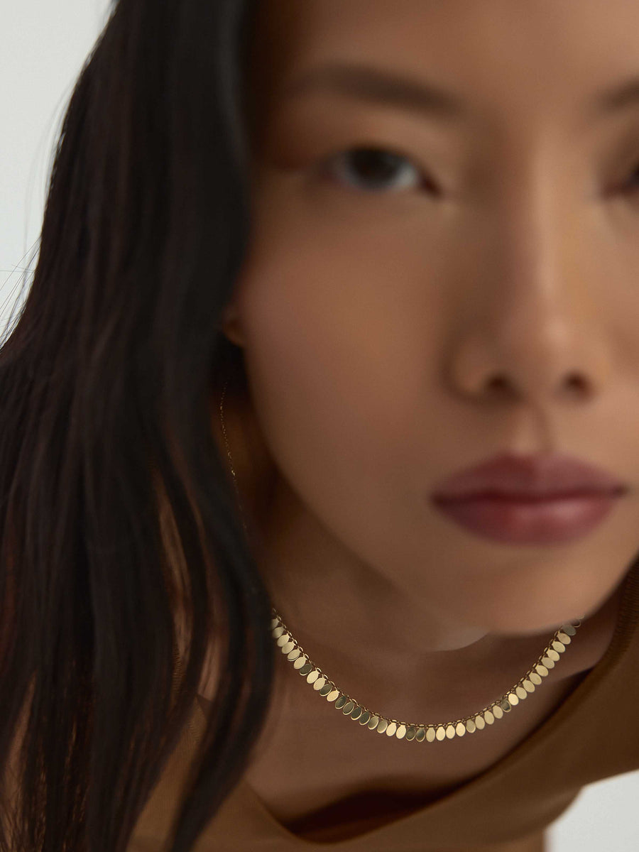 Row Oval Form Necklace in 14K Gold