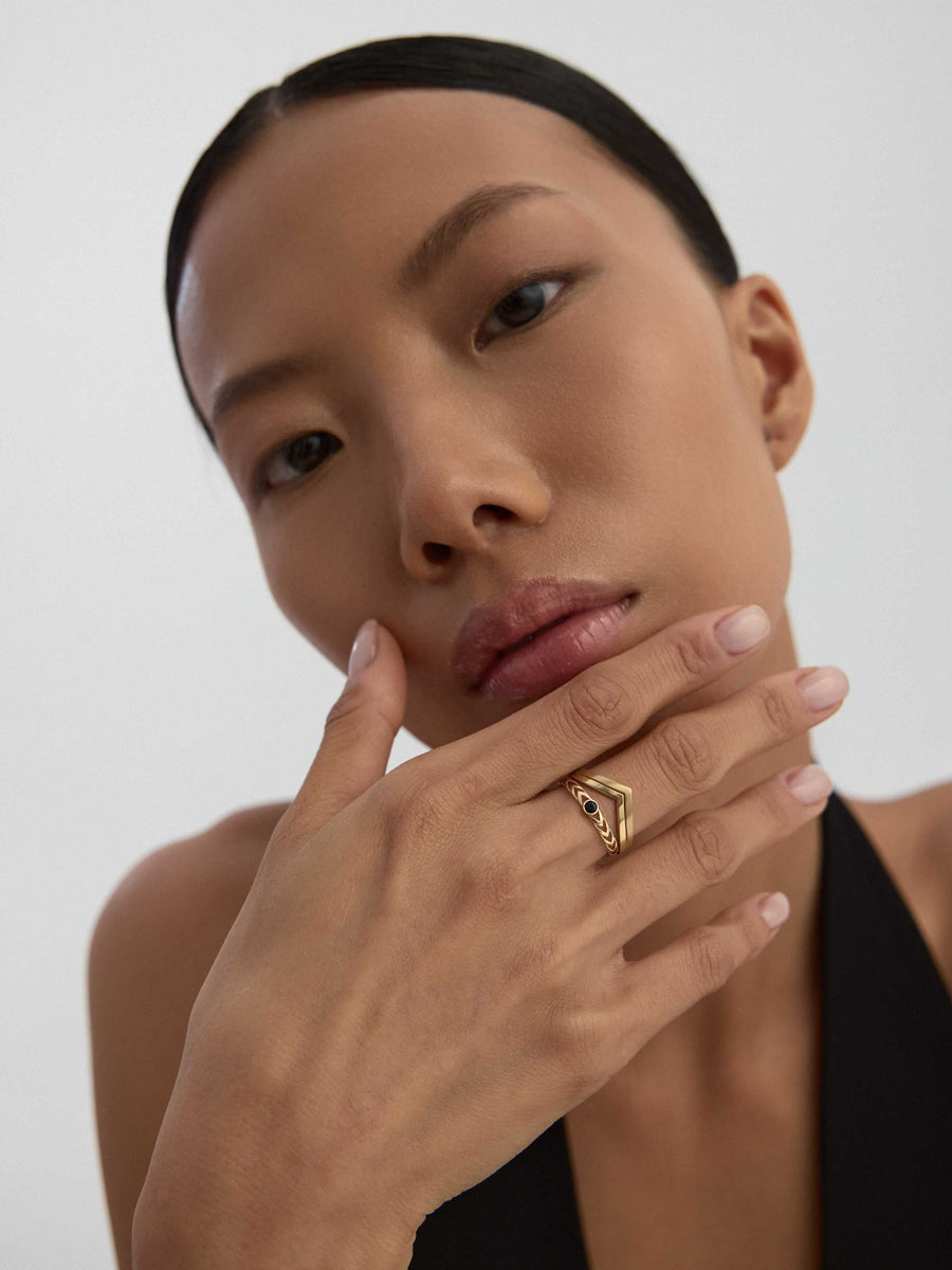 Black Stone Chevron Patterned Ring in 14K Gold