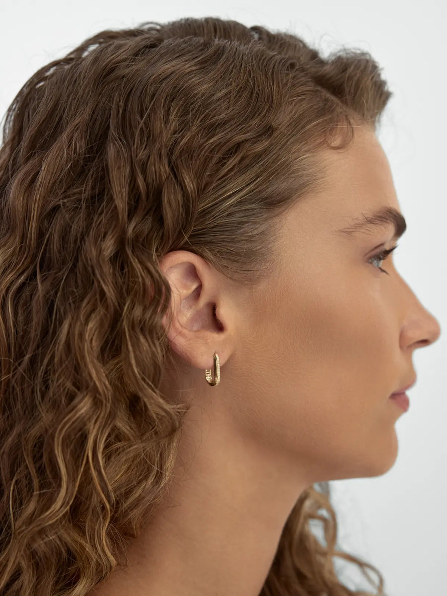 Single Stone-Set Oval Form Earrings in 14K Gold