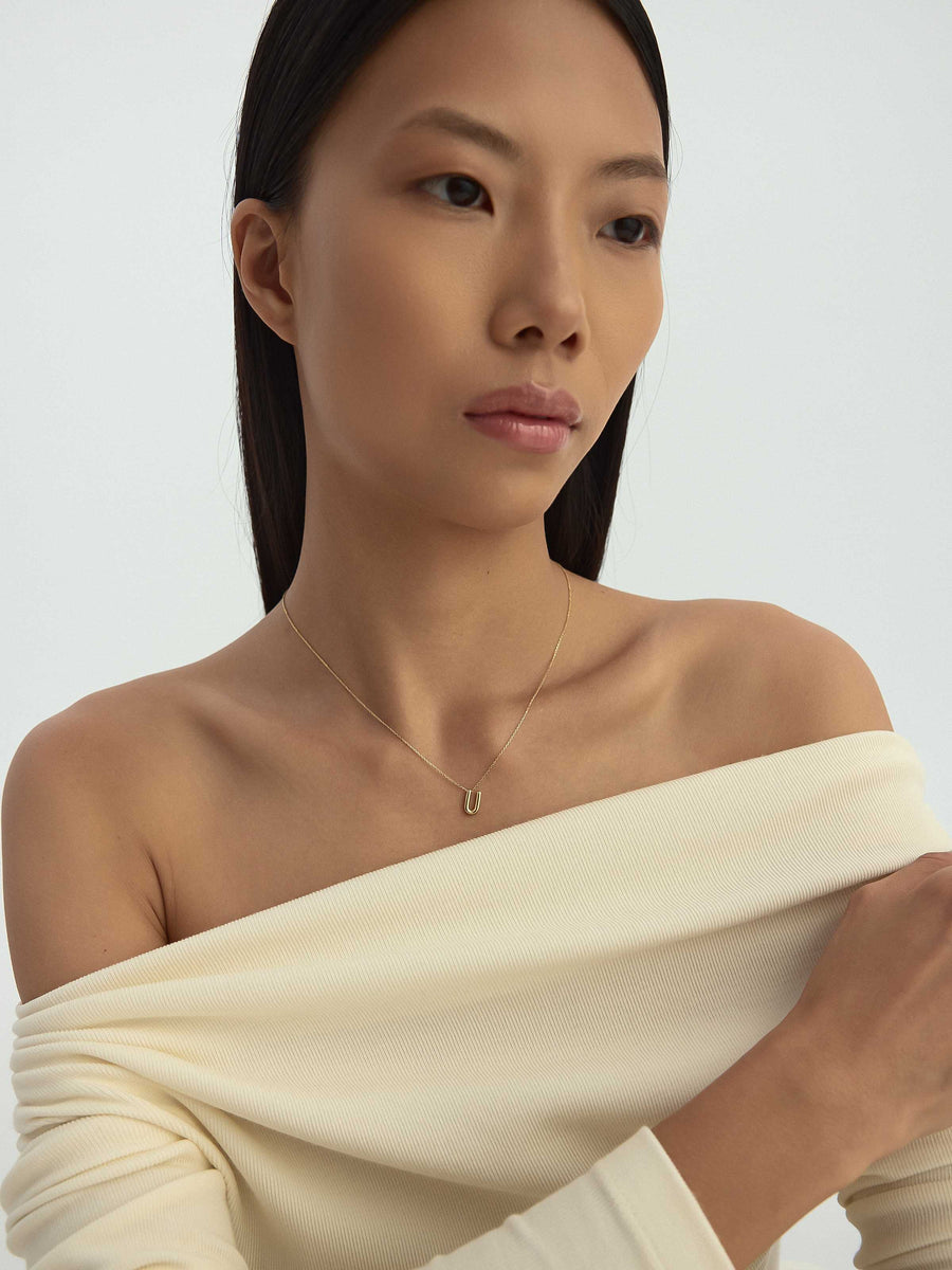 Letter U Classic Initial Necklace in 14K Gold