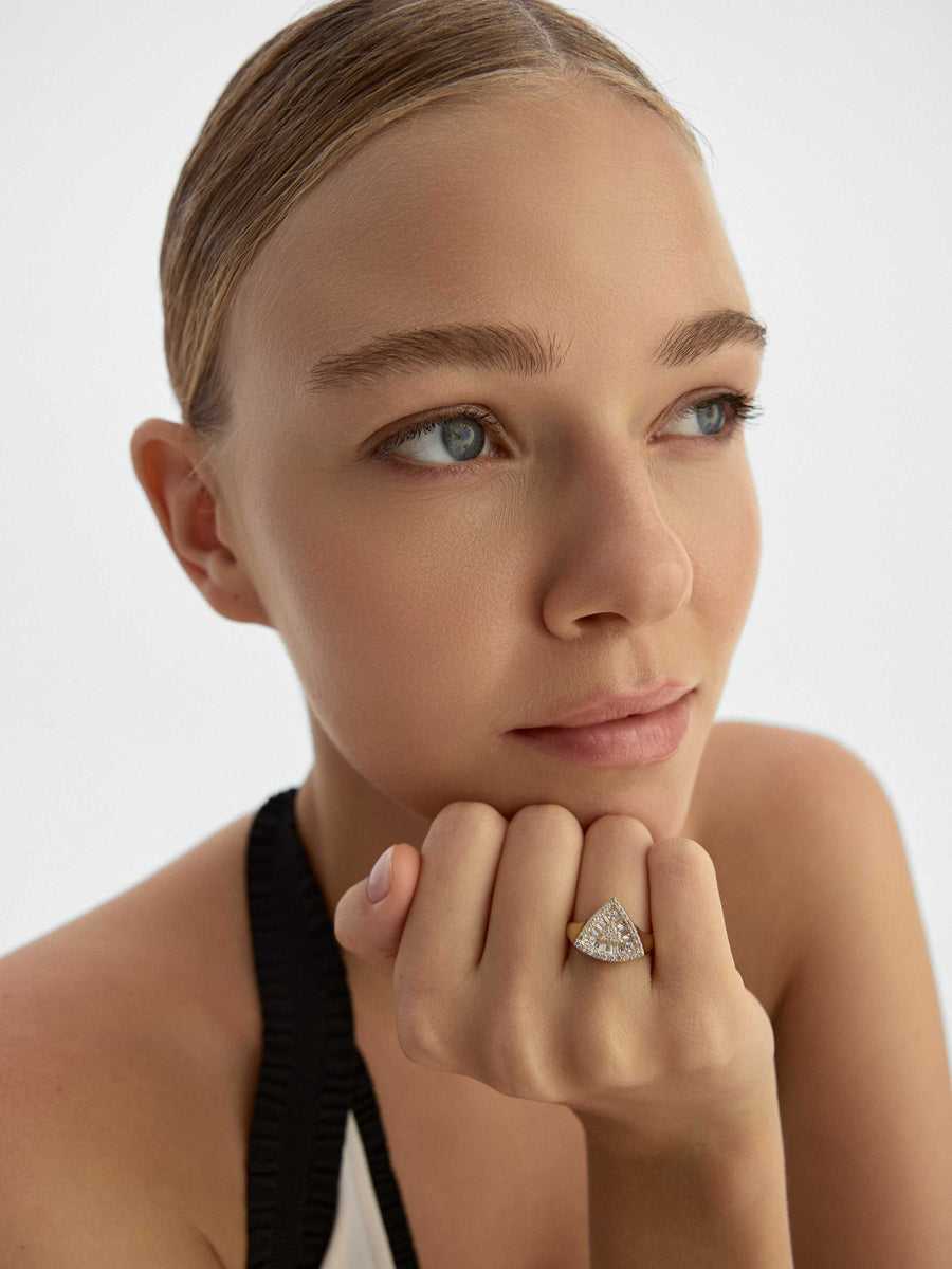 Triangle Form Baguette & Round-Cut Stone Ring in 14K Gold