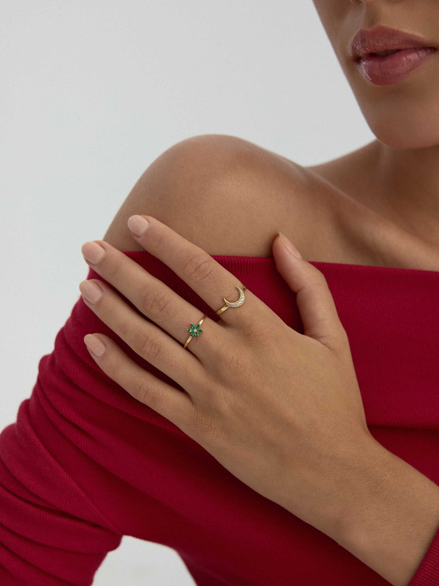 Green Flower Form Minimal Ring in 14K Gold