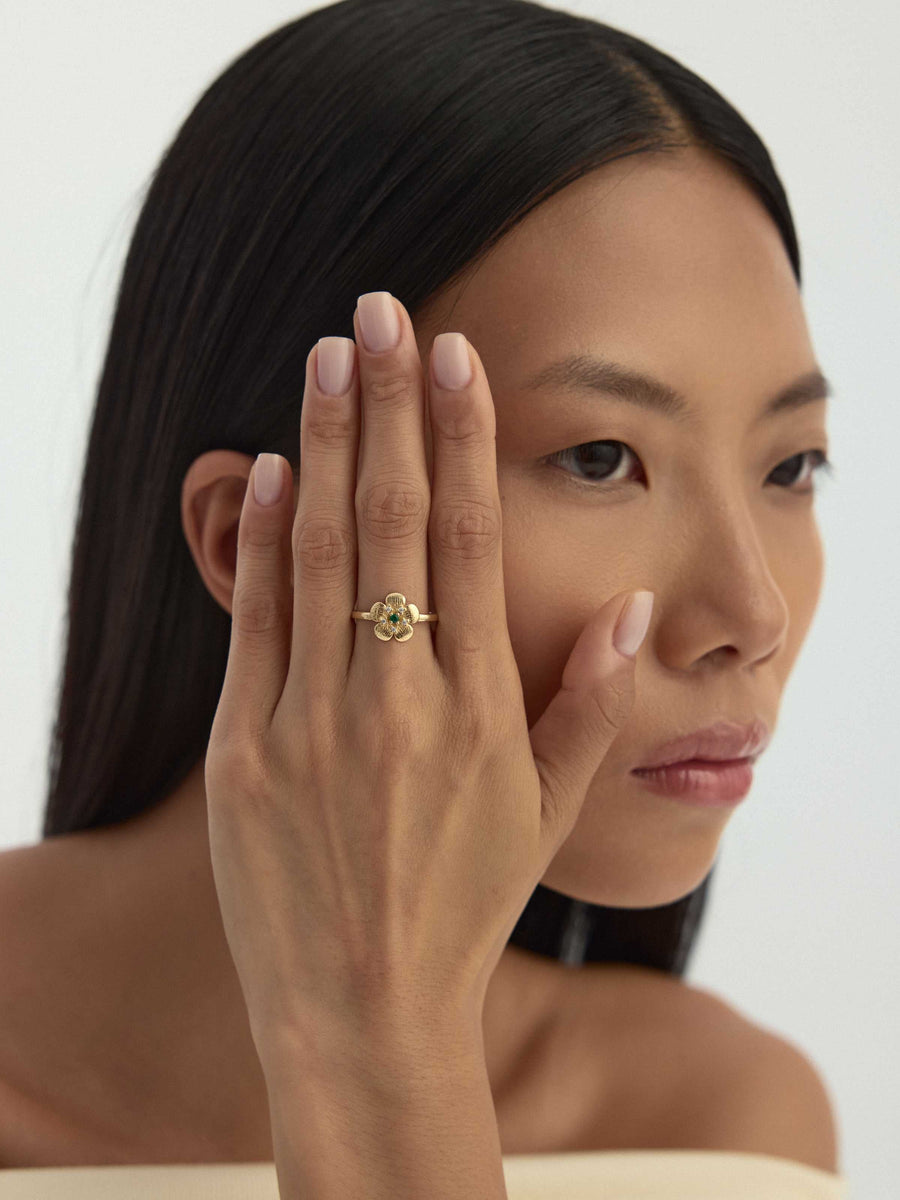 Green Stone Flower Motif Ring in 14K Gold