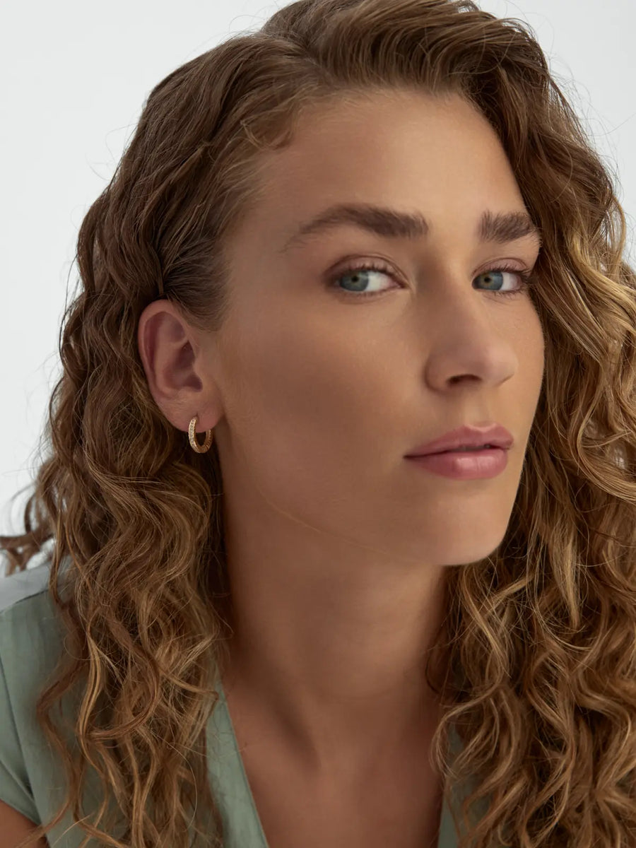 Yiv Textured Single Stone-Set Earrings in 14K Gold
