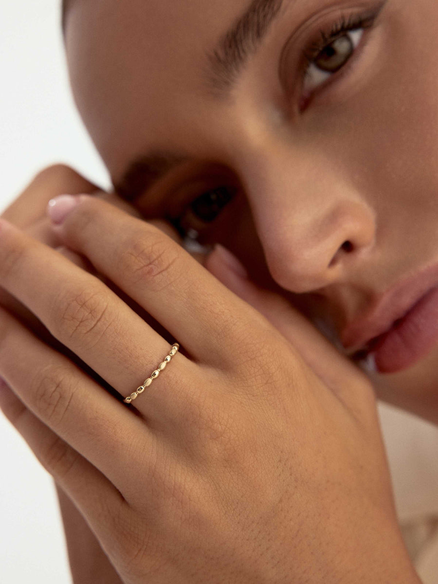 Round Form Row Minimal Ring in 14K Gold