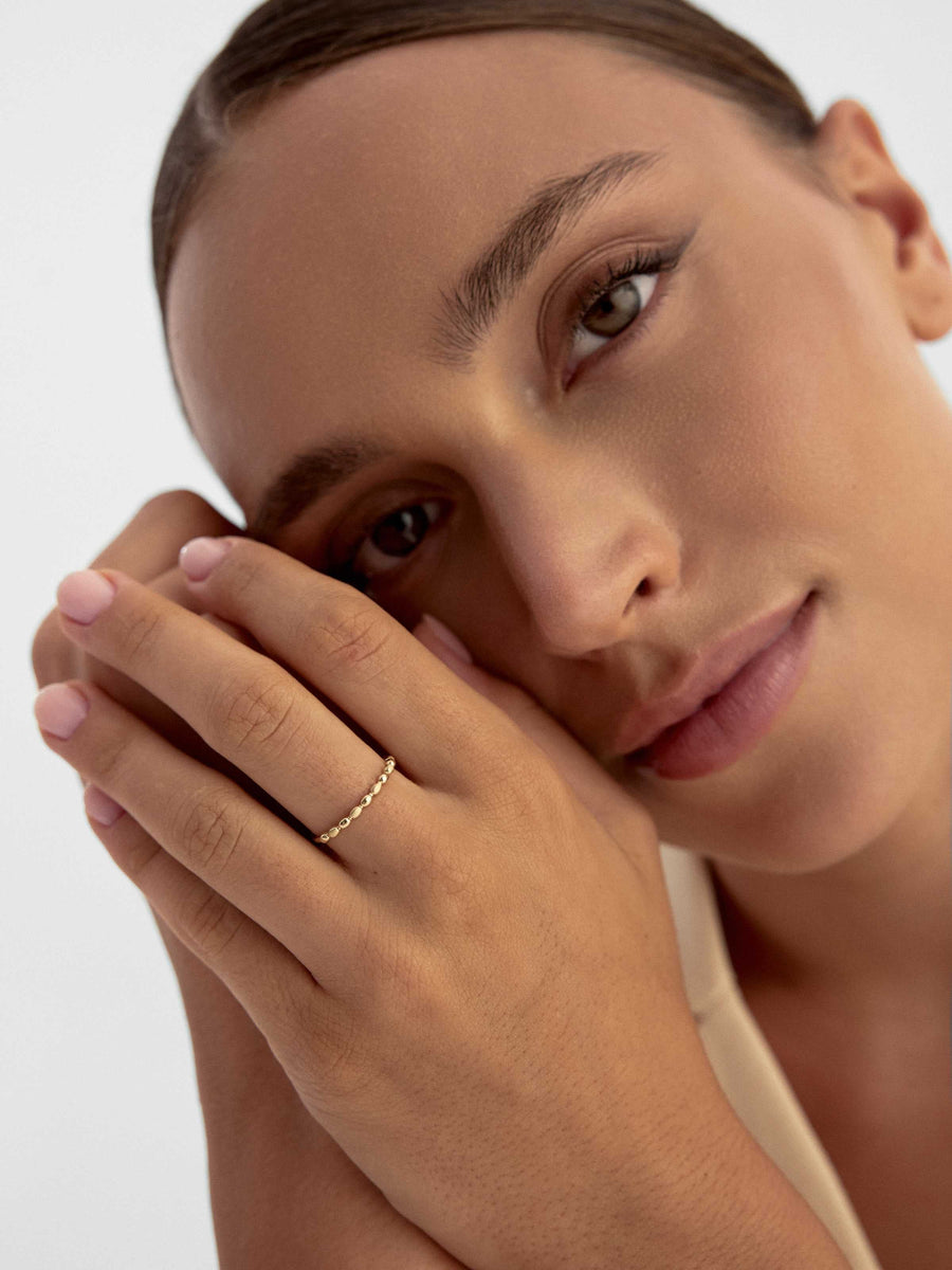 Round Form Row Minimal Ring in 14K Gold