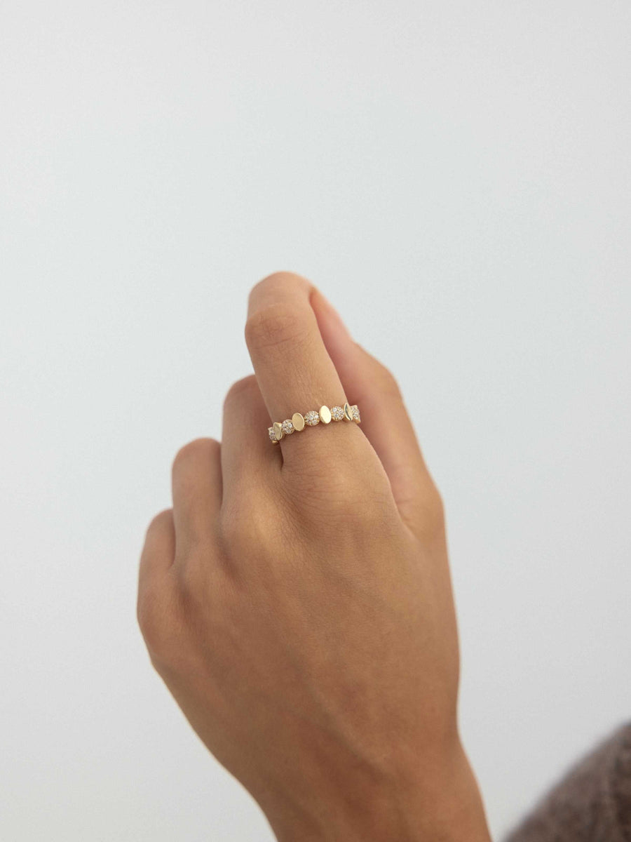 Round Motif Row Ring in 14K Gold