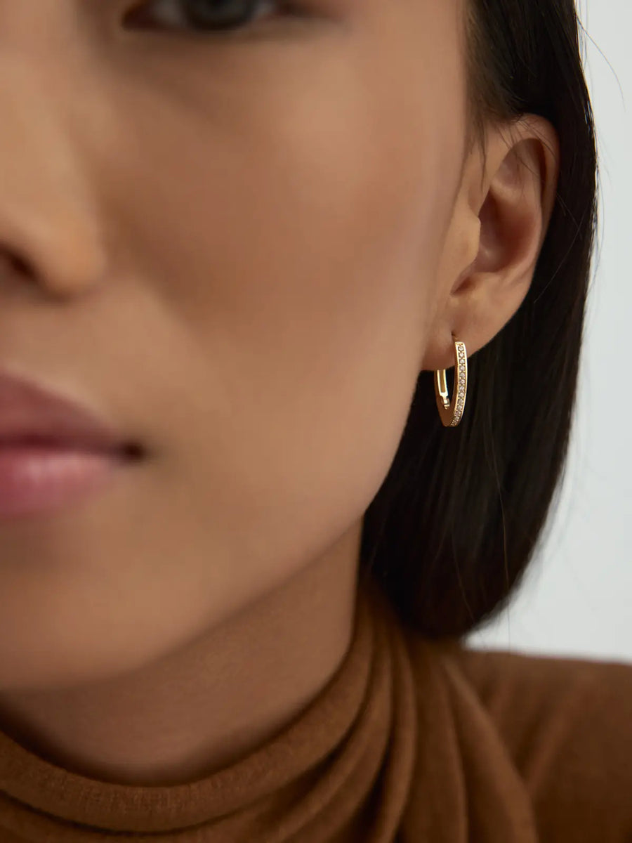 Stone Accents Oval Form Earrings in 14K Gold