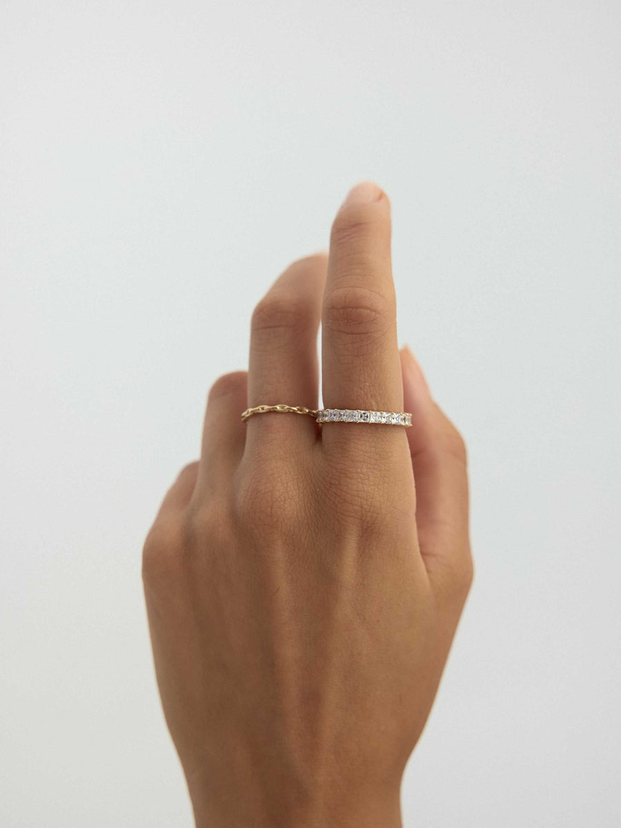 Chain Form Minimal Ring in 14K Gold