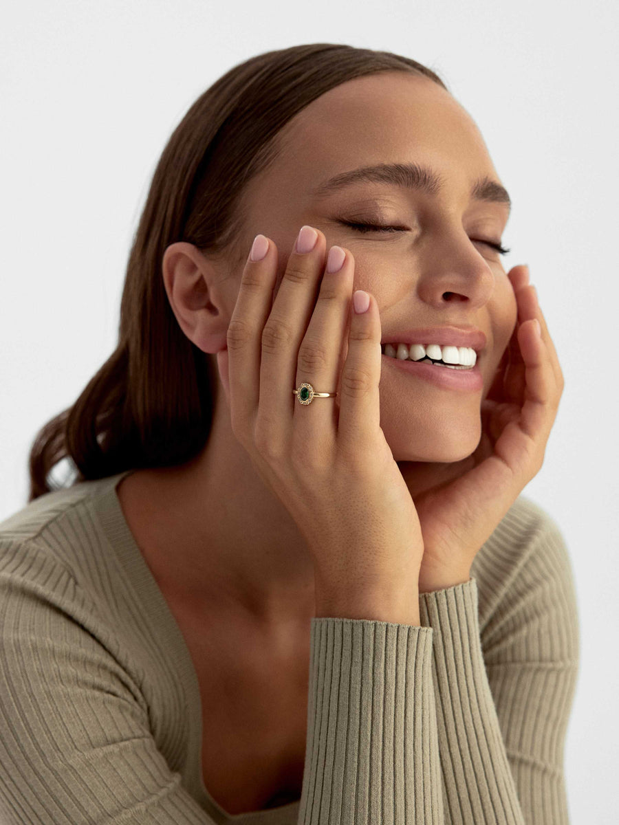 Emerald Green Stone Vintage Halo Ring in 14K Gold