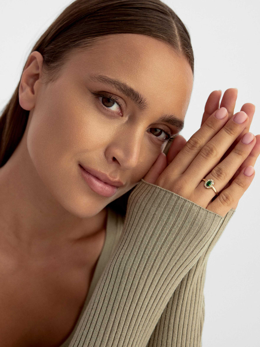 Emerald Green Stone Vintage Halo Ring in 14K Gold