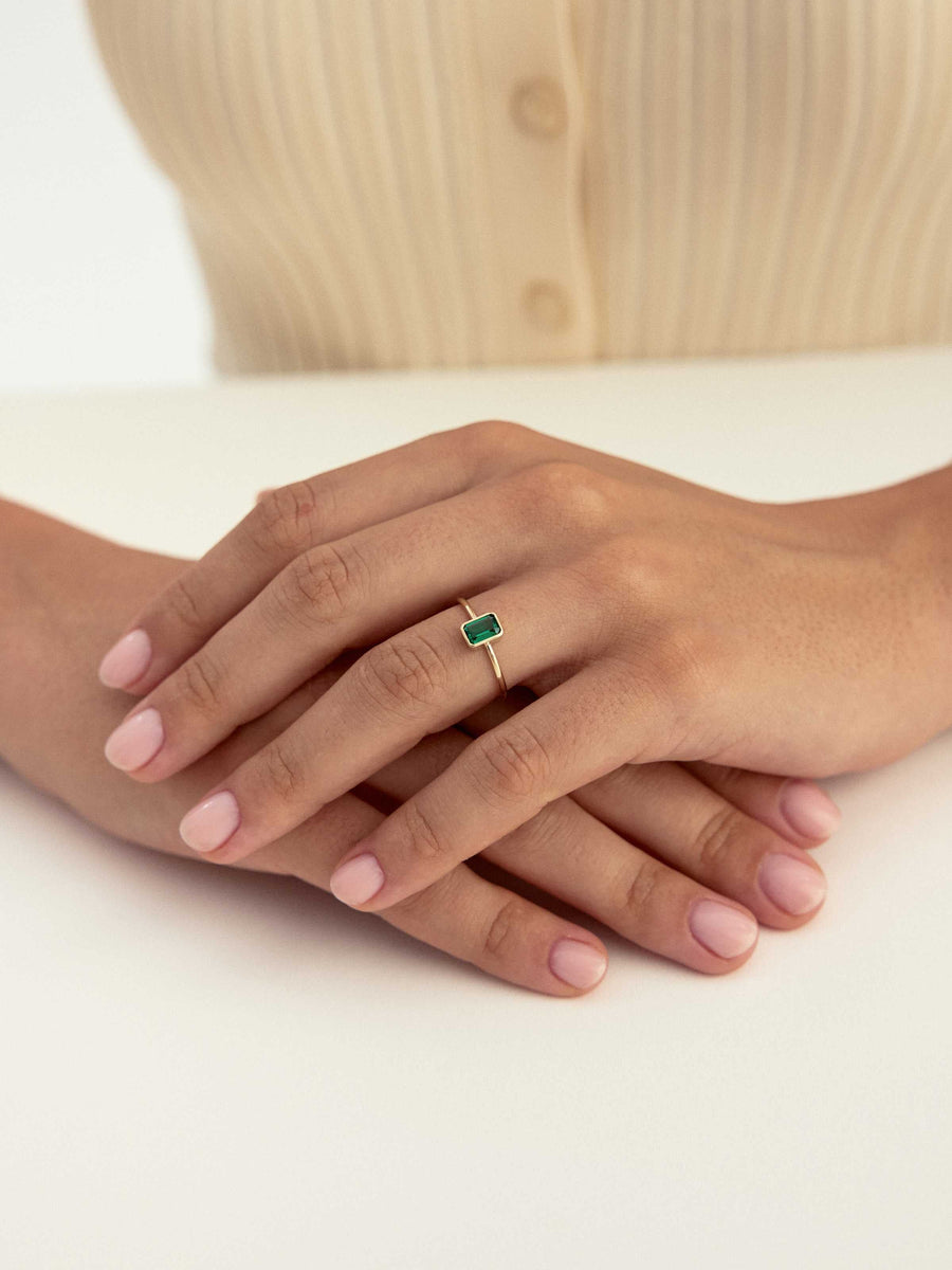 Emerald Green Green Baguette Stone Minimal Ring in 14K Gold